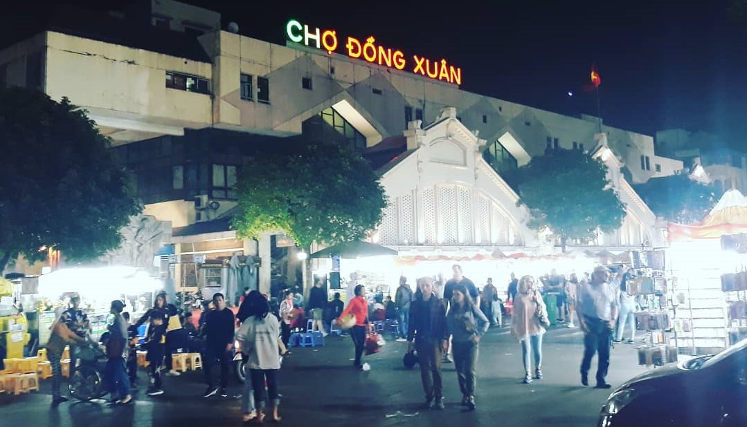 Chợ đêm Đồng Xuân