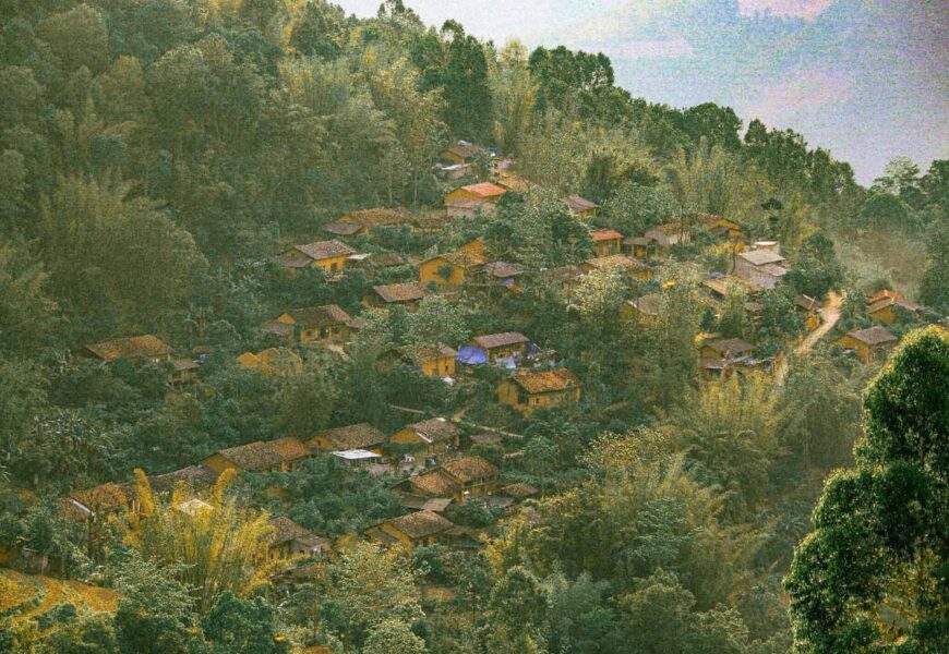 Khám phá làng cổ Thiên Hương