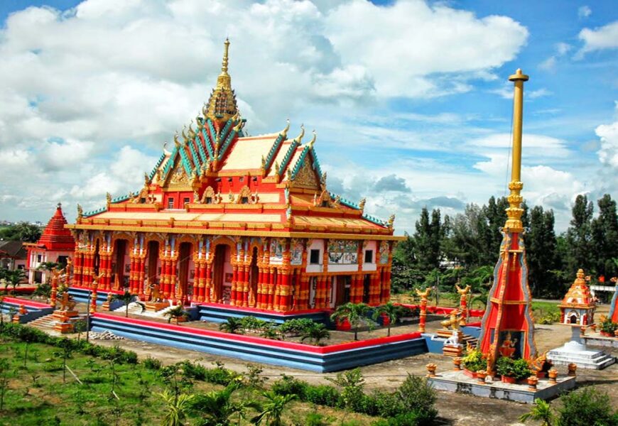 vẻ đẹp tựa Thái Lan tại ngôi chùa ghositaram bạc liêu