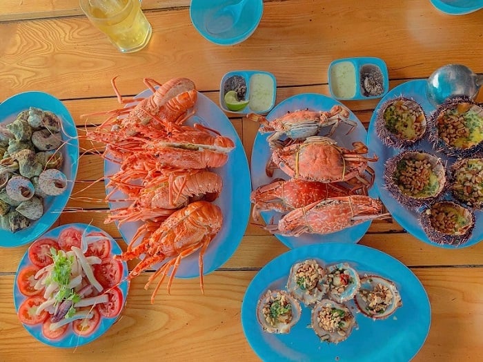 Ăn gì khi du lịch đảo Bình Tiên