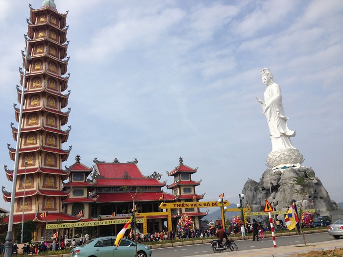 Tượng phật cao nhất Việt Nam tại chùa Bồ Đề Đà Nẵng 