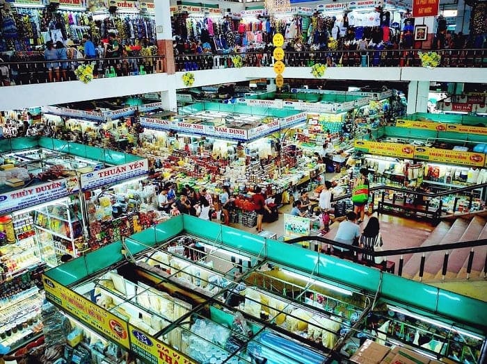 Khung cảnh tấp nập của chợ Hàn 